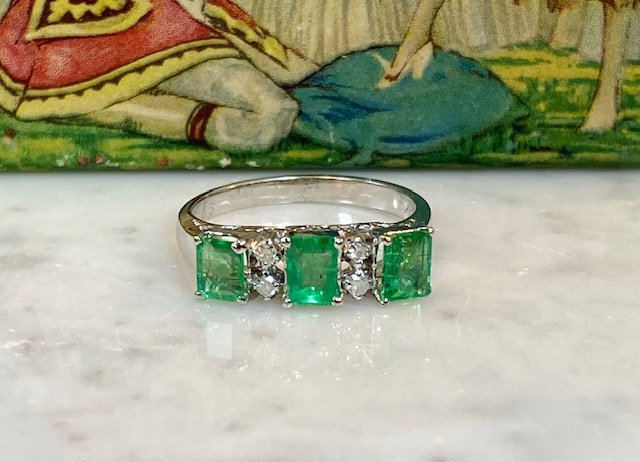 Estate Rings L2851D. Sweet Jade elephant wth a nice long 10k chain. This won't last long at $175.